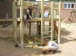 Besonderen Spa&szlig; machen die Sandeimer mit Kette